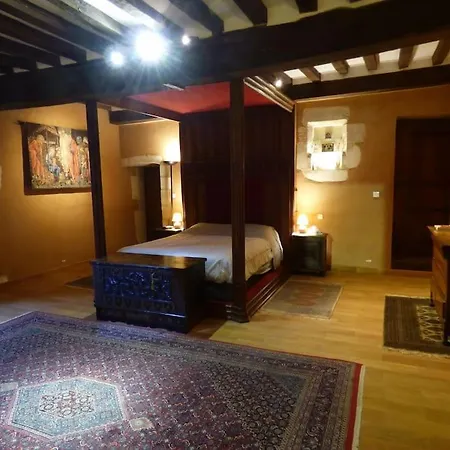 Demeure Authentique Du 15e Siecle Au Calme