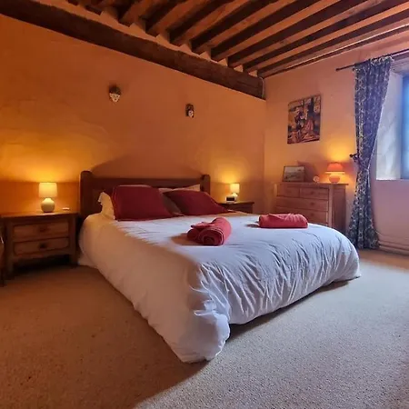 Demeure Authentique Du 15e Siecle Au Calme Saint-Longis