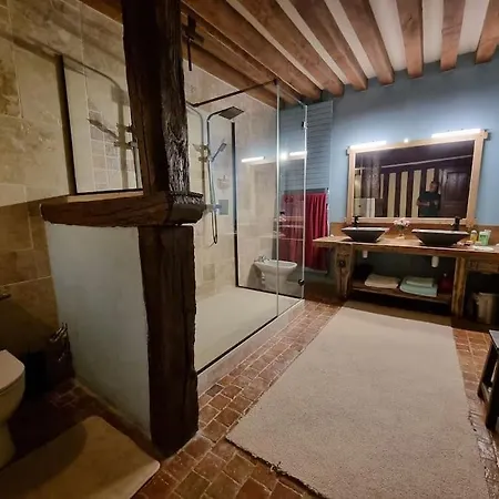 Demeure Authentique Du 15e Siecle Au Calme فيلة