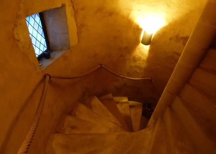 Demeure Authentique Du 15e Siecle Au Calme