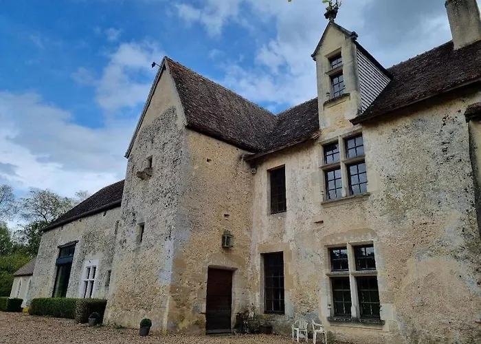 Demeure Authentique Du 15e Siecle Au Calme Saint-Longis