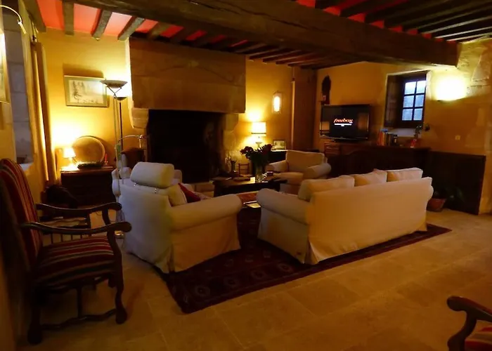 Demeure Authentique Du 15e Siecle Au Calme