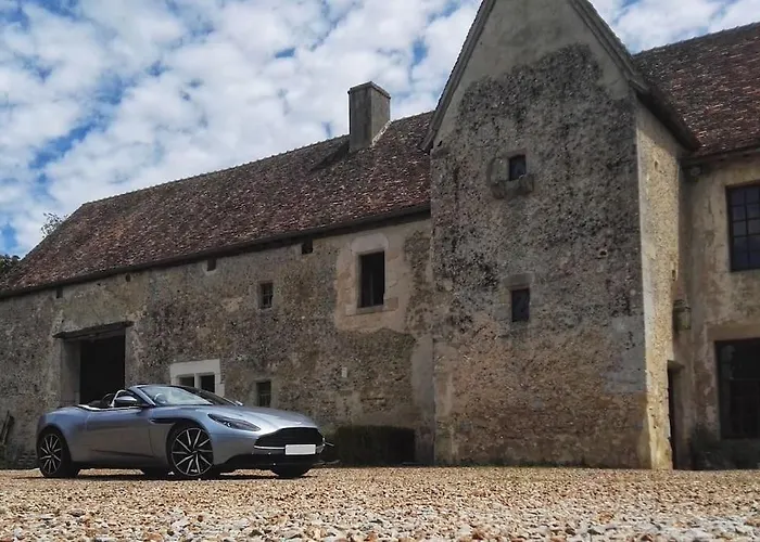 Demeure Authentique Du 15e Siecle Au Calme